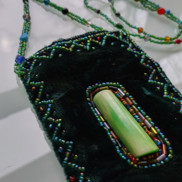 Vintage Silk Velvet Beaded Purse - Picture 4 of 9